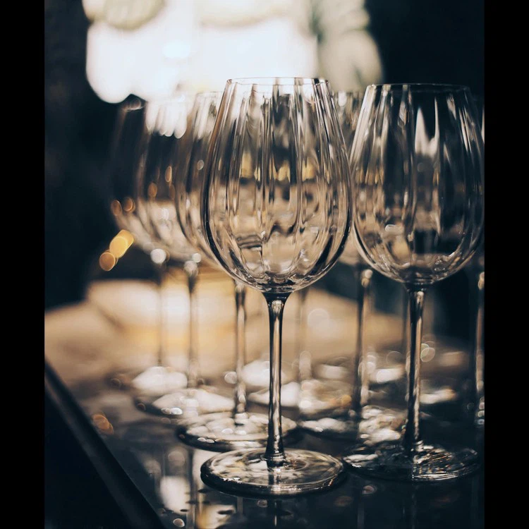 striped wine glasses