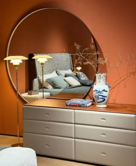 High‑End Luxury Showroom